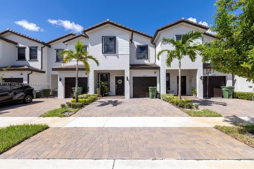 15953 SW 2nd Pl, Pembroke Pines FL 33027