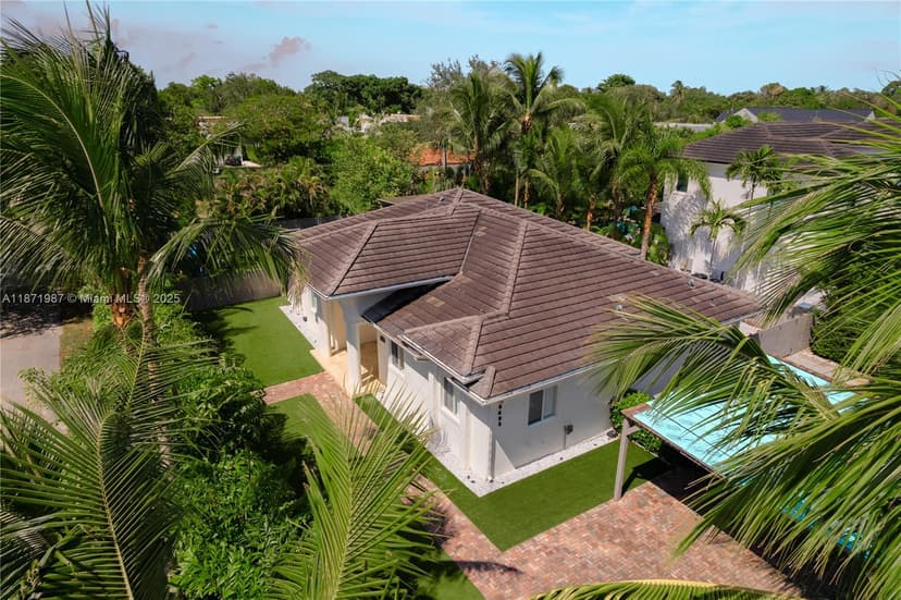 6495 SW 83rd St, Miami FL 33143