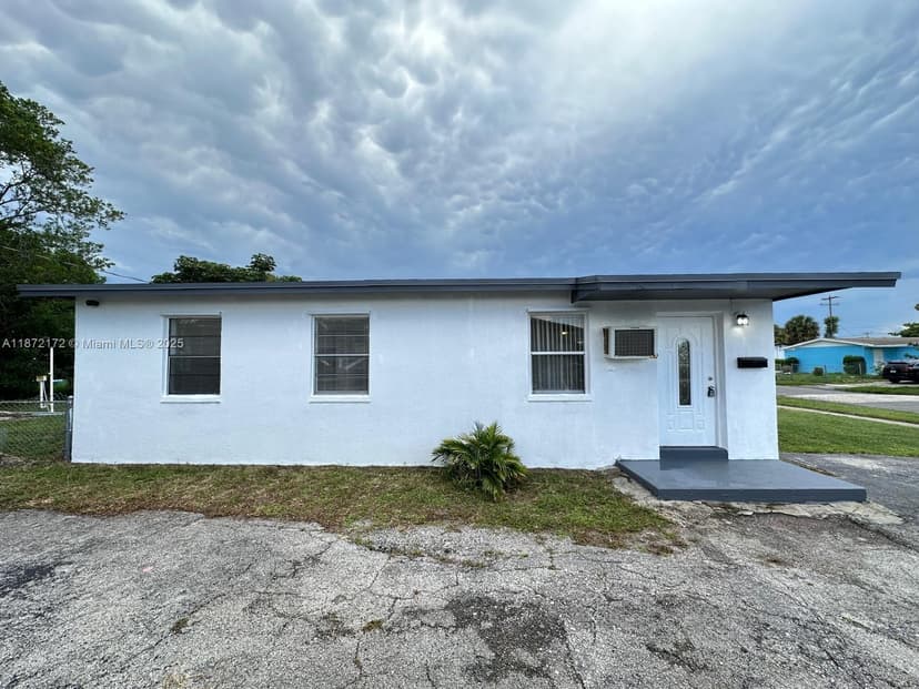 1344 9th St, West Palm Beach FL 33401