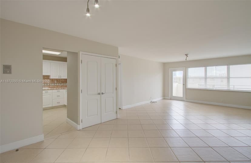 401 Golden Isles Dr # 702, Hallandale Beach FL 33009
