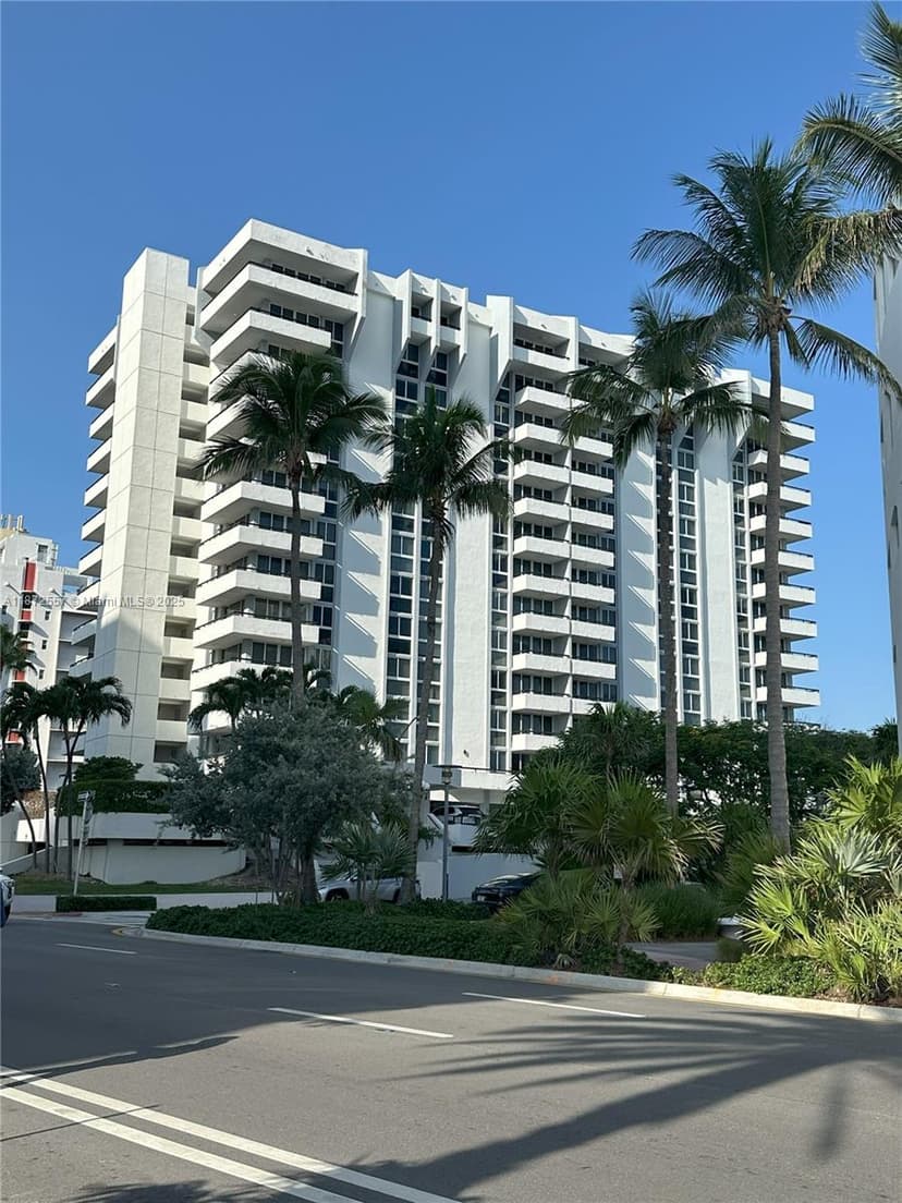 3200 Collins Ave # 3, Miami Beach FL 33140
