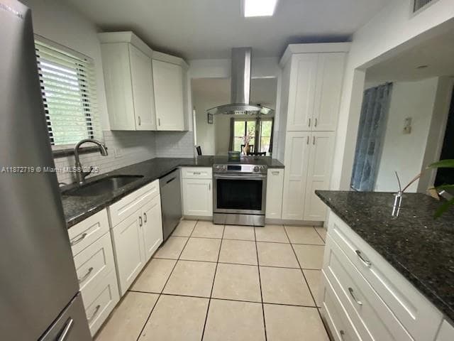 437 Lakeview Dr # 201, Weston FL 33326