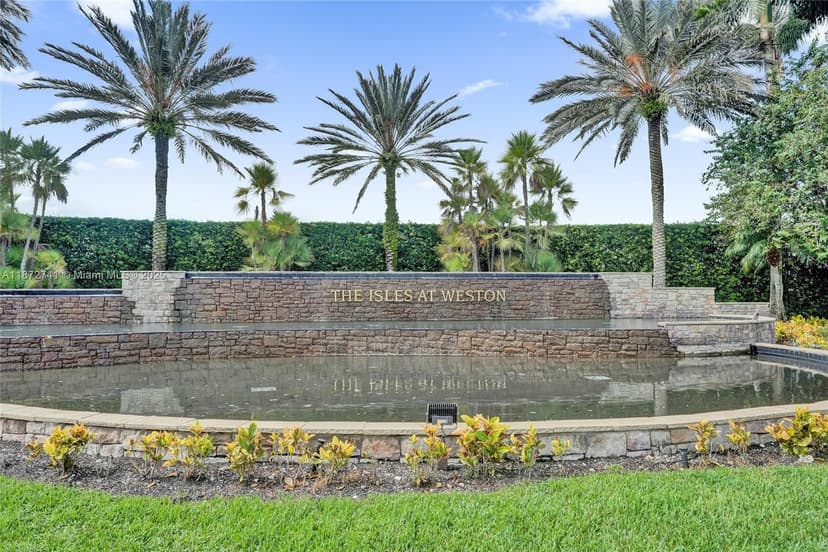 3695 W Gardenia Ave, Weston FL 33332