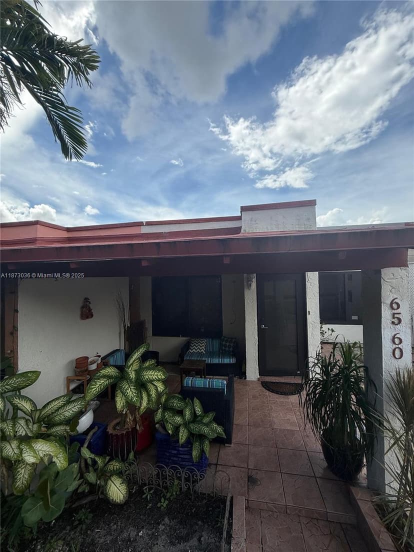 6560 W 2nd Ct # 15, Hialeah FL 33012