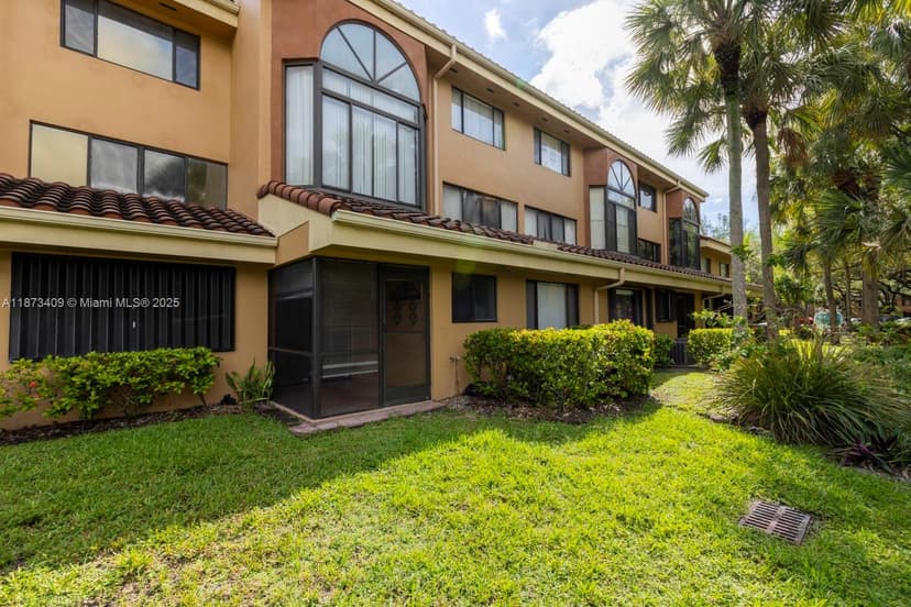 15525 Miami Lakeway N # 8, Miami Lakes FL 33014
