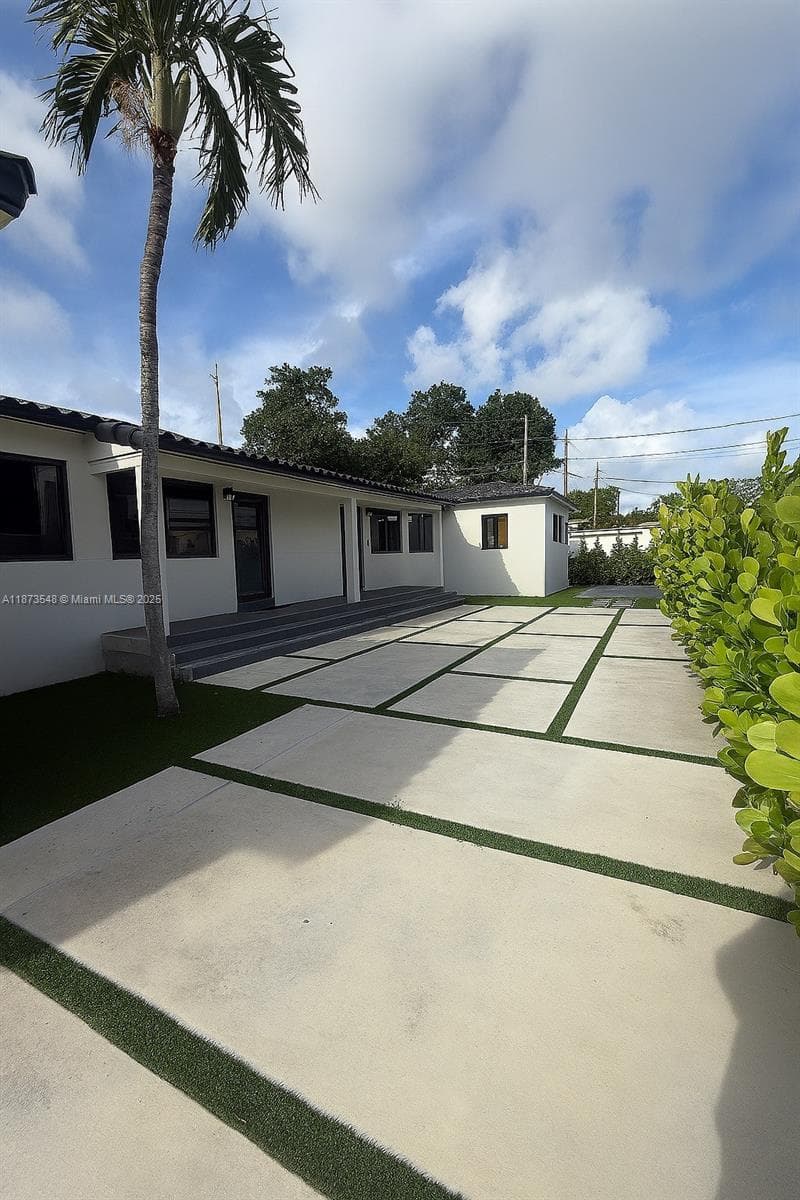 621 SW 33RD AVENUE, Miami FL 33135