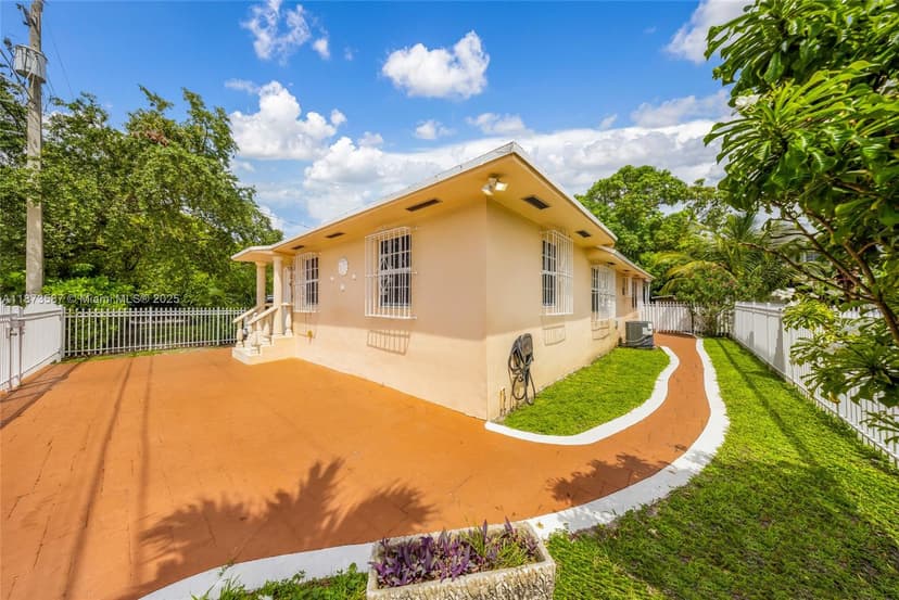 287 NW 31st St, Miami FL 33127