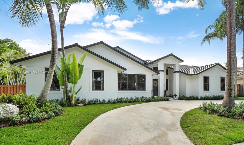 8910 SW 160th St, Palmetto Bay FL 33157
