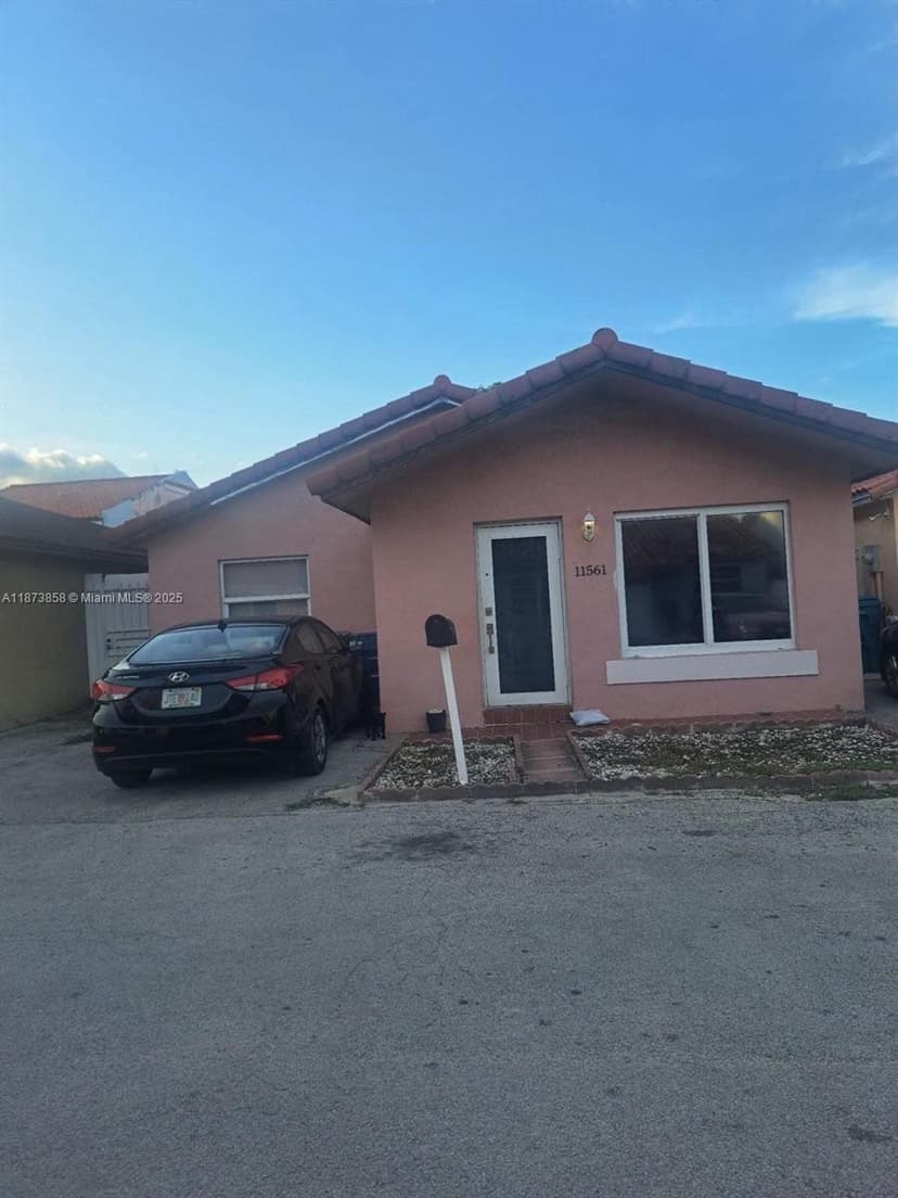11561 SW 6th St, Sweetwater FL 33174