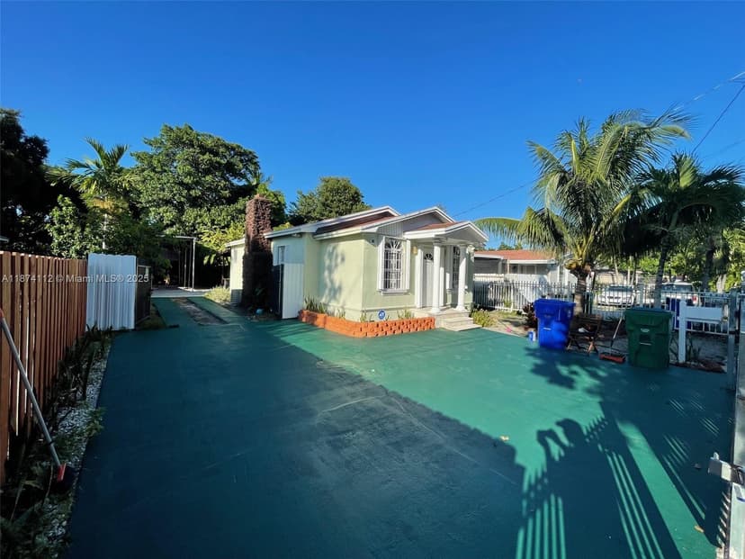 1337 NW 26th St, Miami FL 33142
