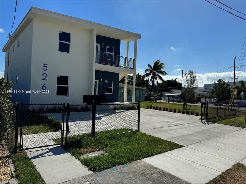 526 NW 6th, Hallandale Beach FL 33009