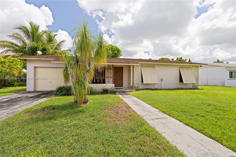 15235 SW 108th Ct, Miami FL 33157
