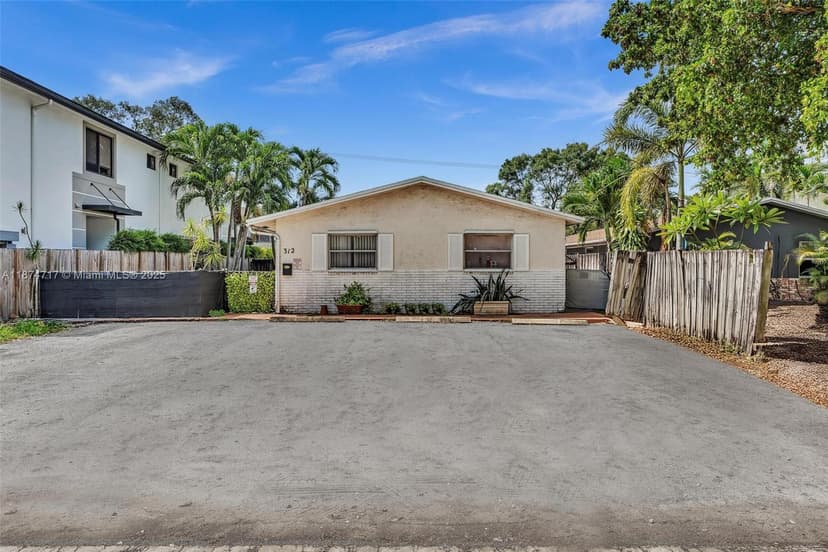 312 SW 9th St, Fort Lauderdale FL 33315