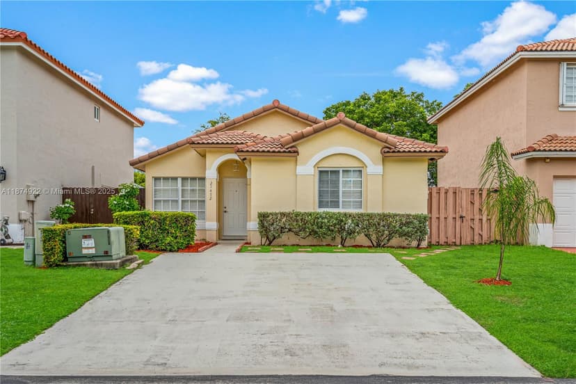 21472 SW 87th Pl, Cutler Bay FL 33189
