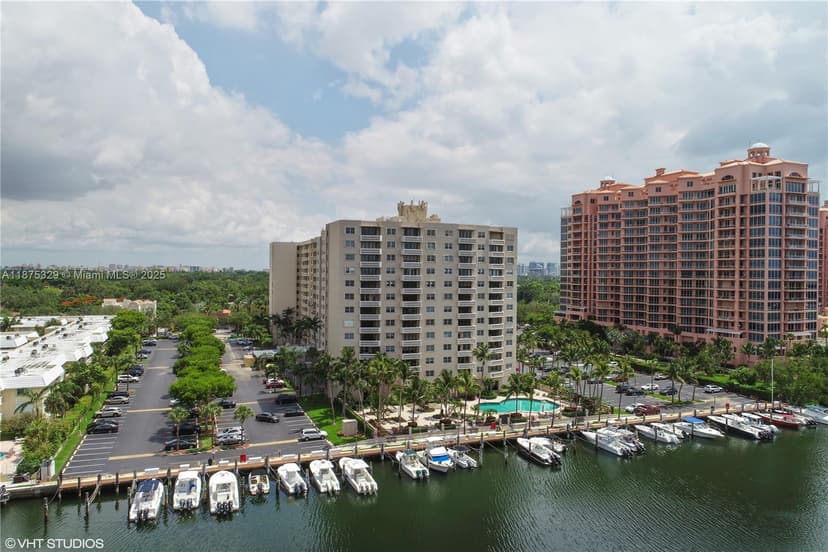 90 Edgewater Dr # 512, Coral Gables FL 33133