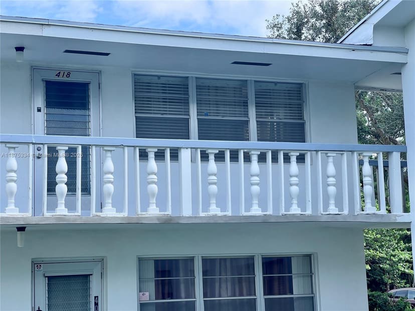 418 Sheffield Q # 418, West Palm Beach FL 33417