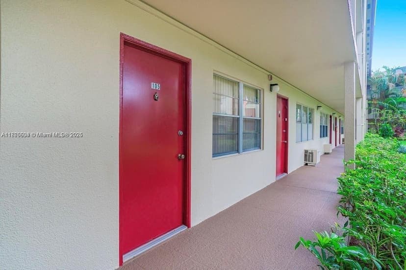 251 SW 134 Way # 105M, Pembroke Pines FL 33027