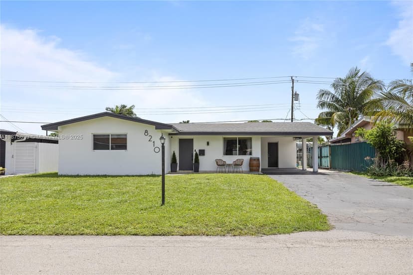 8210 NW 11th St, Pembroke Pines FL 33024