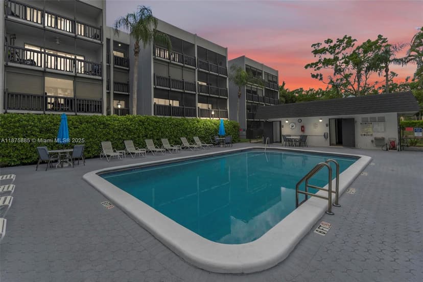1021 Mockingbird Ln # 310, Plantation FL 33324