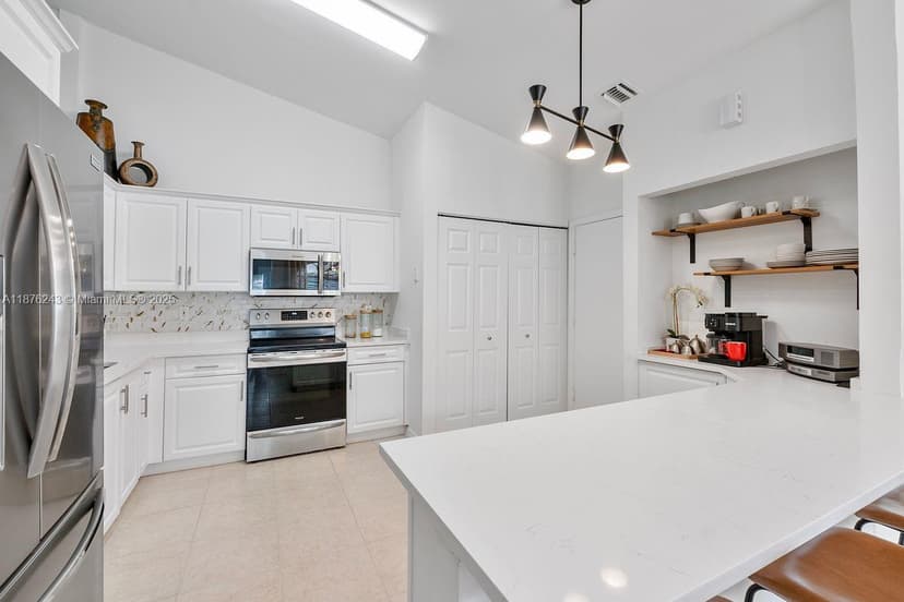6104 Petunia Rd, Delray Beach FL 33484