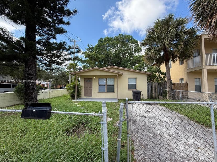 502 18th St, West Palm Beach FL 33407