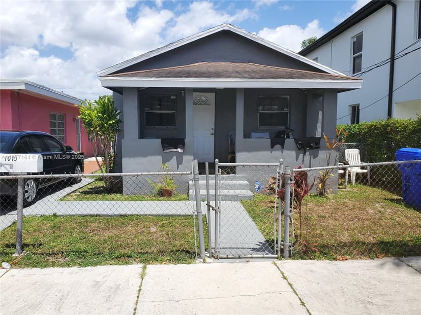 1615 NW 65th St, Miami FL 33147