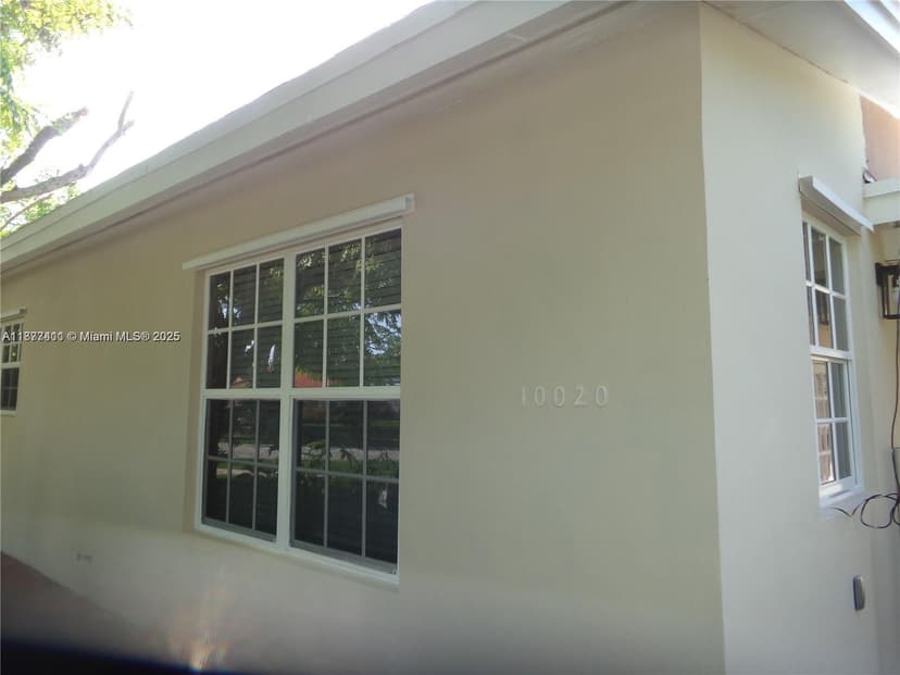 10020 Dominican Dr, Cutler Bay FL 33189