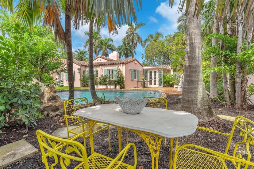 856 Tyler St, Hollywood FL 33019