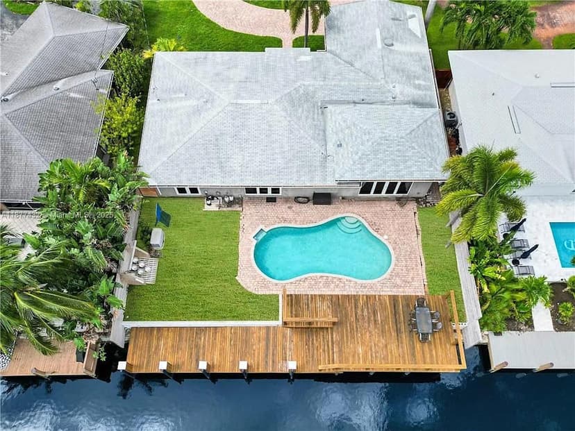 2306 NE 15th Ave, Wilton Manors FL 33305