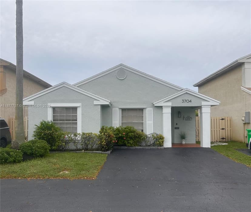 3704 NW 107th Ter, Sunrise FL 33351