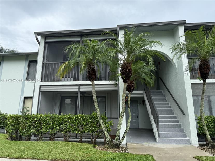 1013 Green Pine Blvd # G1, West Palm Beach FL 33409