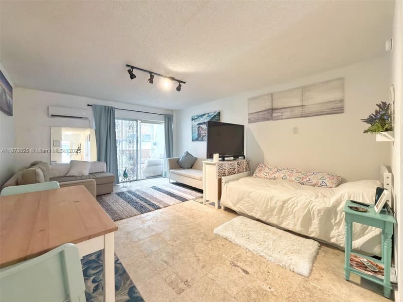 221 Meridian Ave # 211, Miami Beach FL 33139