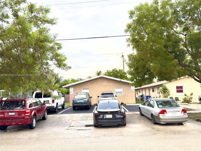 3830 NE 15th Ave, Pompano Beach FL 33064