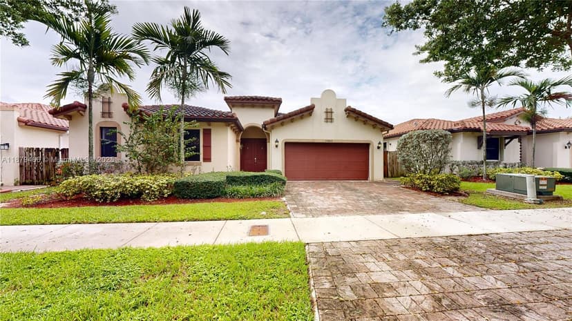 15460 SW 176th Ln, Miami FL 33187