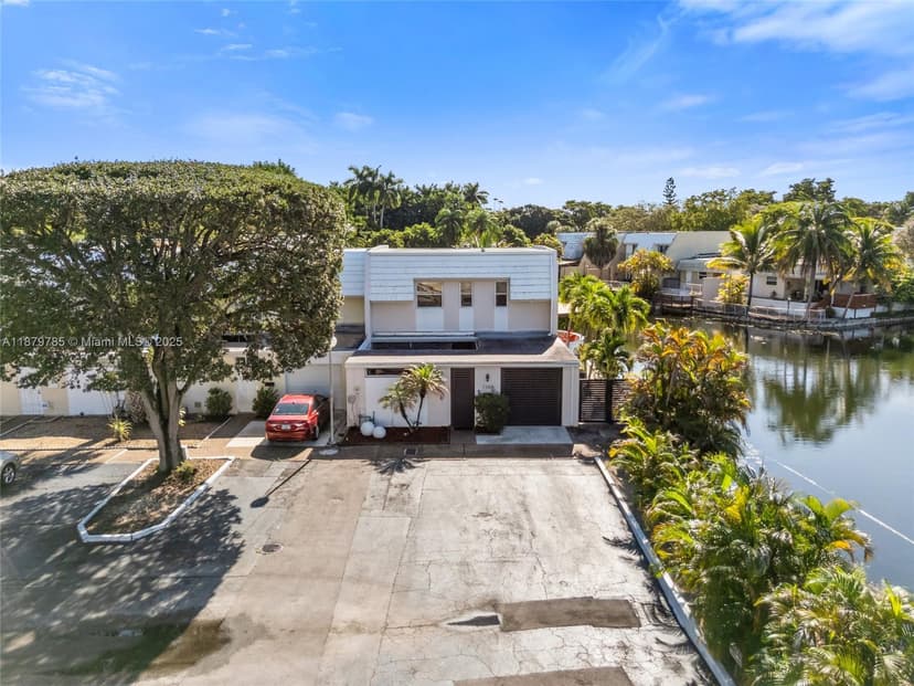 7380 Big Cypress Dr, Miami Lakes FL 33014