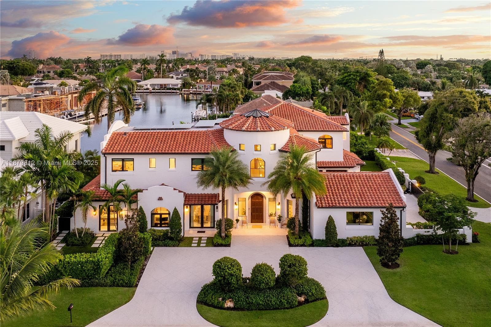 2300 NE 34th Ct, Lighthouse Point FL 33064