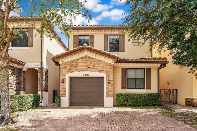 5904 NW 46th Ln, Tamarac FL 33319