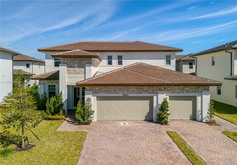 12237 SW 43rd Ct, Davie FL 33330