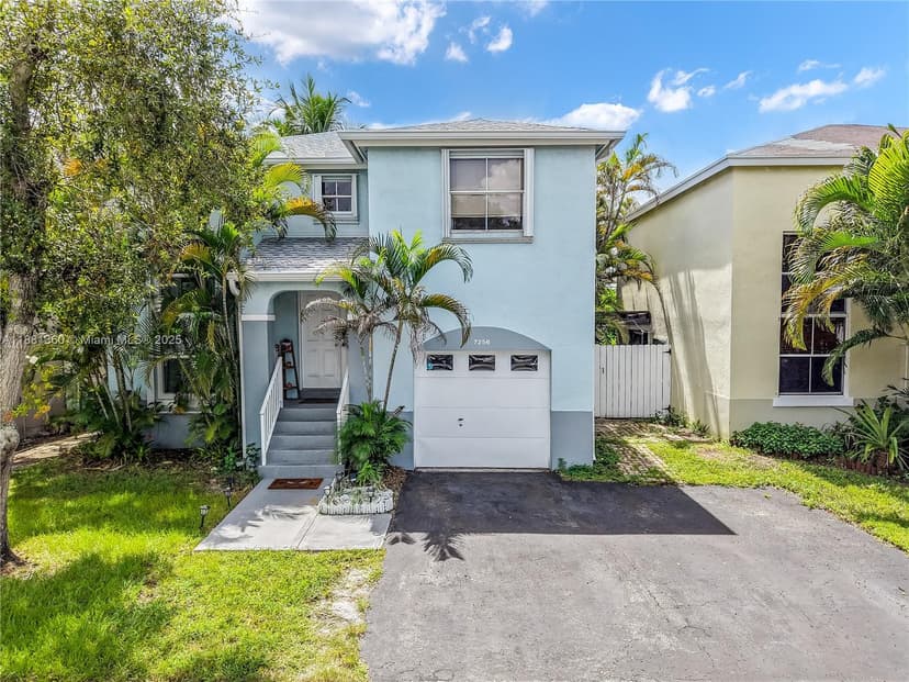 7256 SW 44th Ct, Davie FL 33314