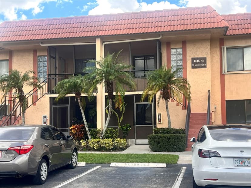 170 Lakeview Dr # 103, Weston FL 33326