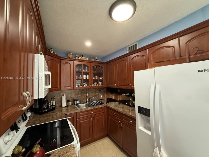 1560 W 46th St # 229, Hialeah FL 33012
