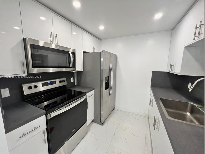 200 SW 132nd Way # 203L, Pembroke Pines FL 33027