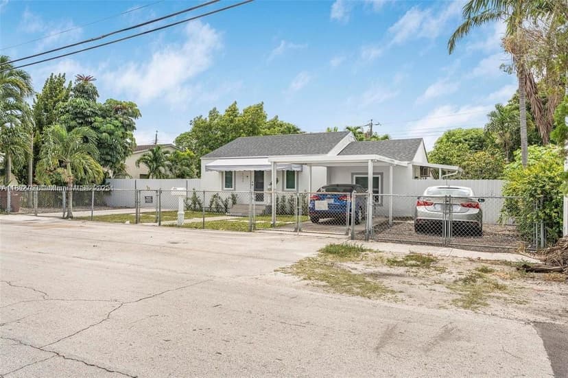 4590 E 9th Court, Hialeah FL 33013