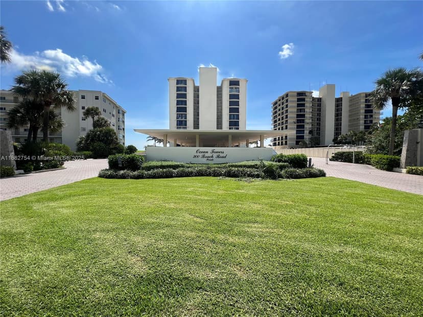 200 Beach Rd # 202, Tequesta FL 33469