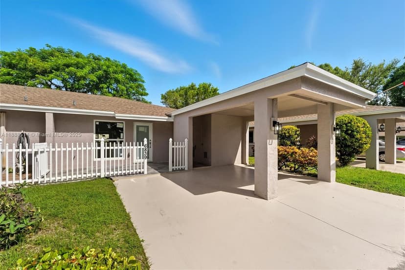 6839 Moonlit Dr, Delray Beach FL 33446