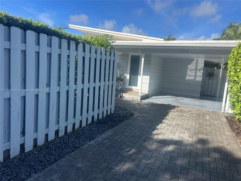 1441 NE 17th Way, Fort Lauderdale FL 33304