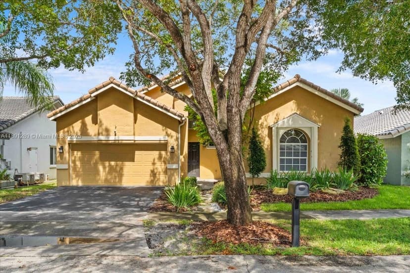 11575 S Quayside Dr, Cooper City FL 33026