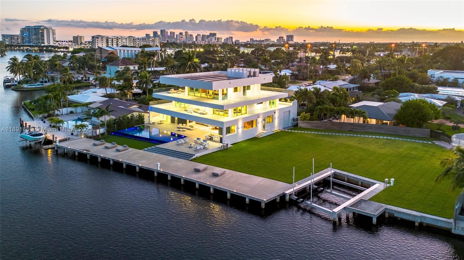 2131 NE 15th St, Fort Lauderdale FL 33304