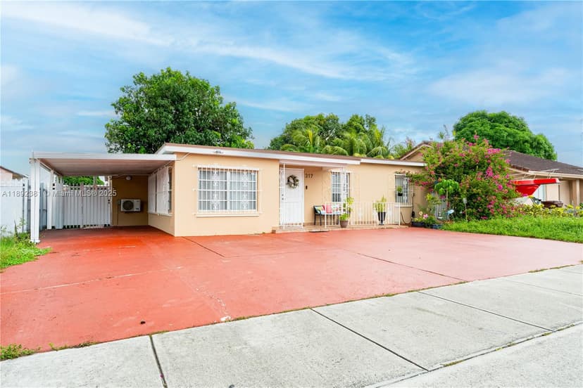 317 W 36th St, Hialeah FL 33012