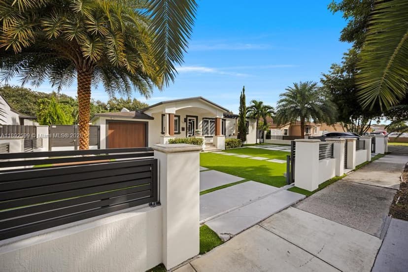 155 W 60th St, Hialeah FL 33012